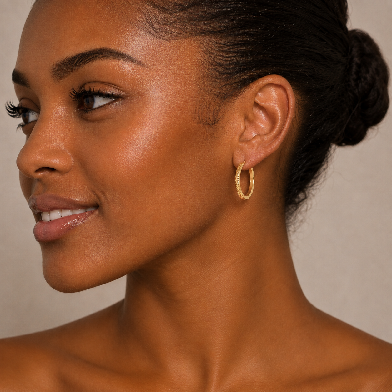 Vixen 9ct Yellow Gold Diamond-Cut Oval Hoop Earrings 20mm