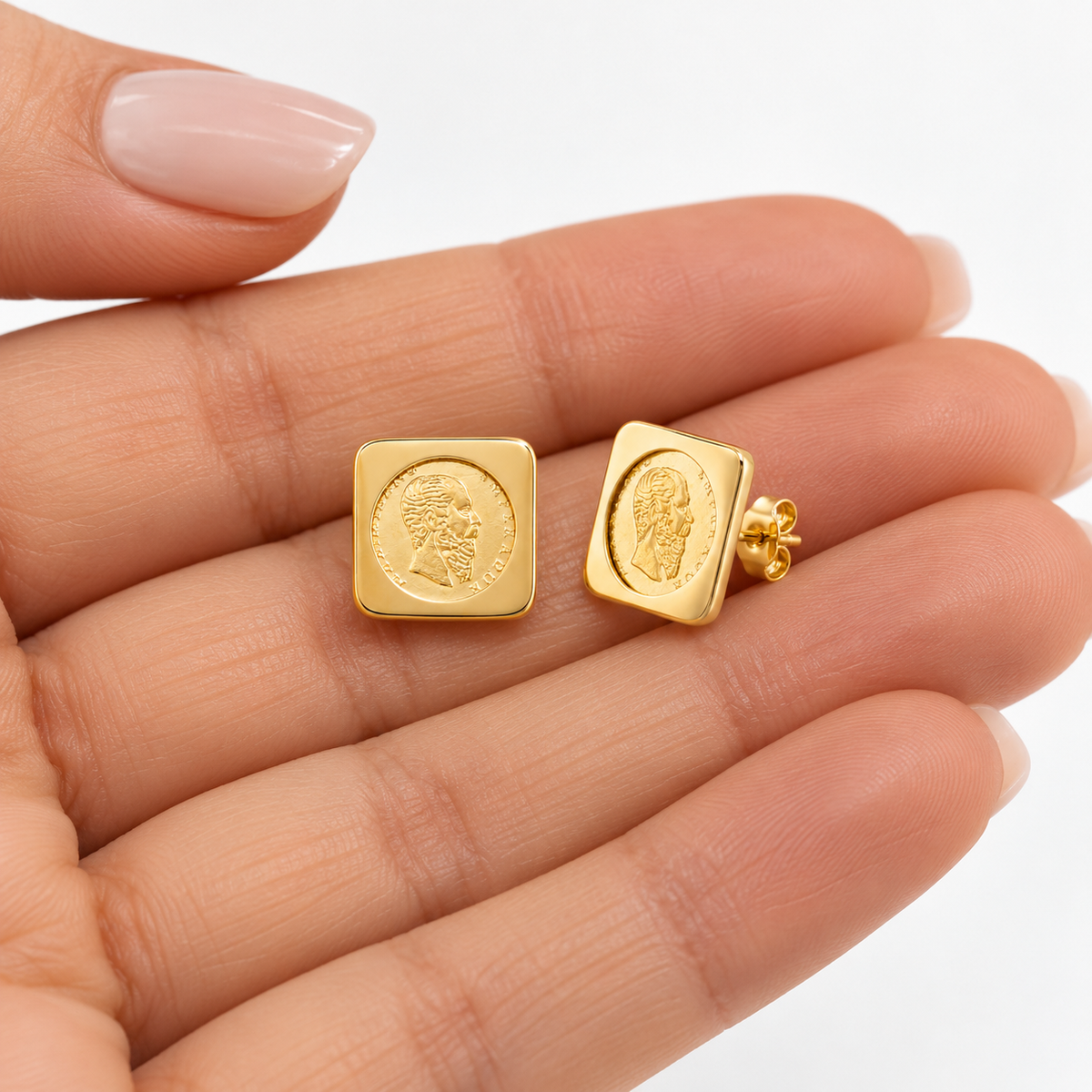 Square Peso Stud Earrings In 9t Yellow Gold - Unisex 11mm
