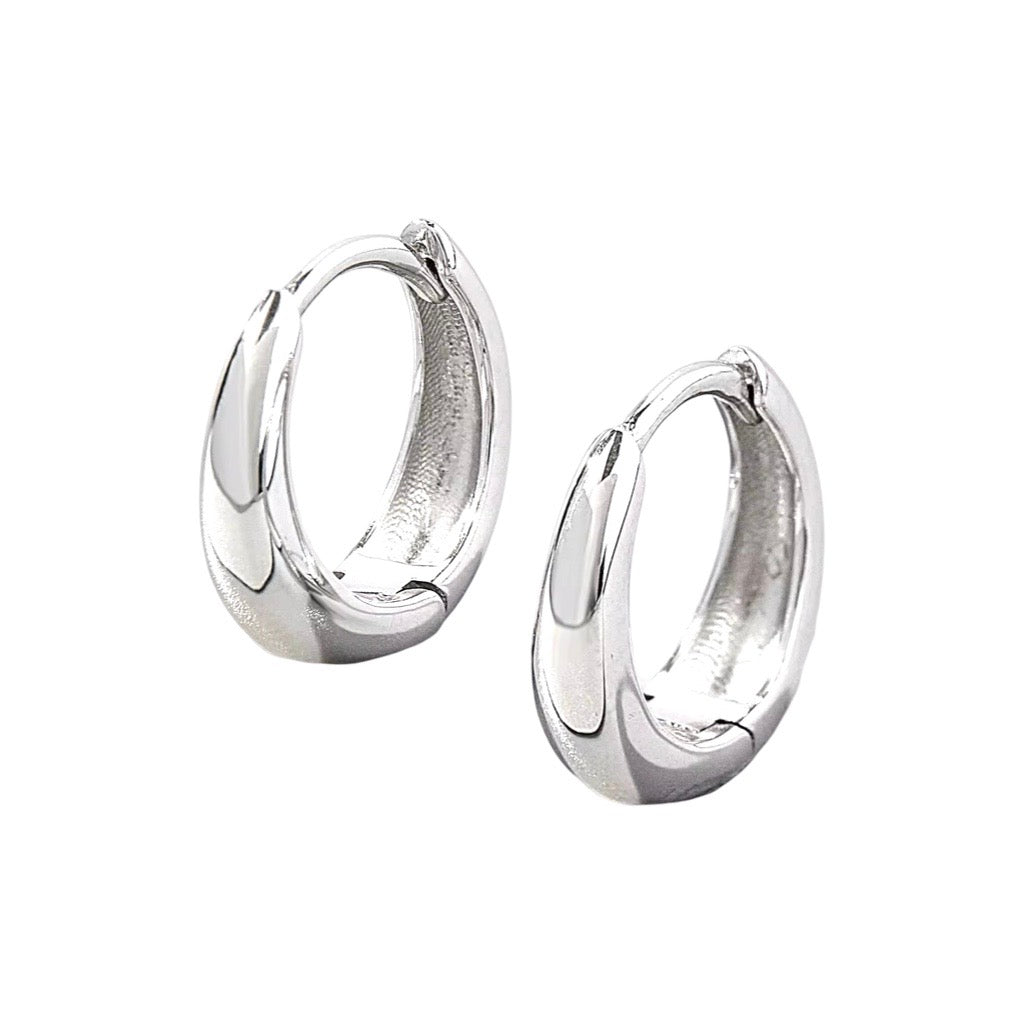 Gradual Silver Hoop Earrings