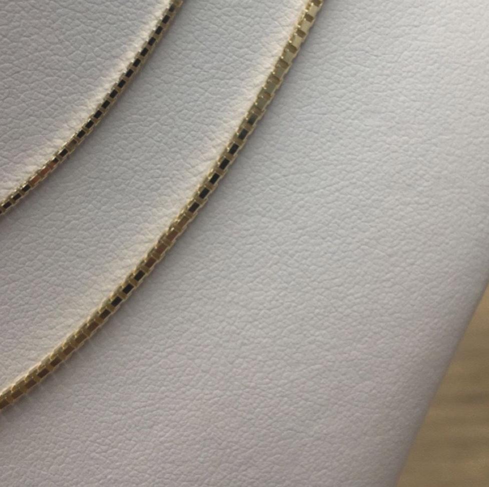 box chain image close up