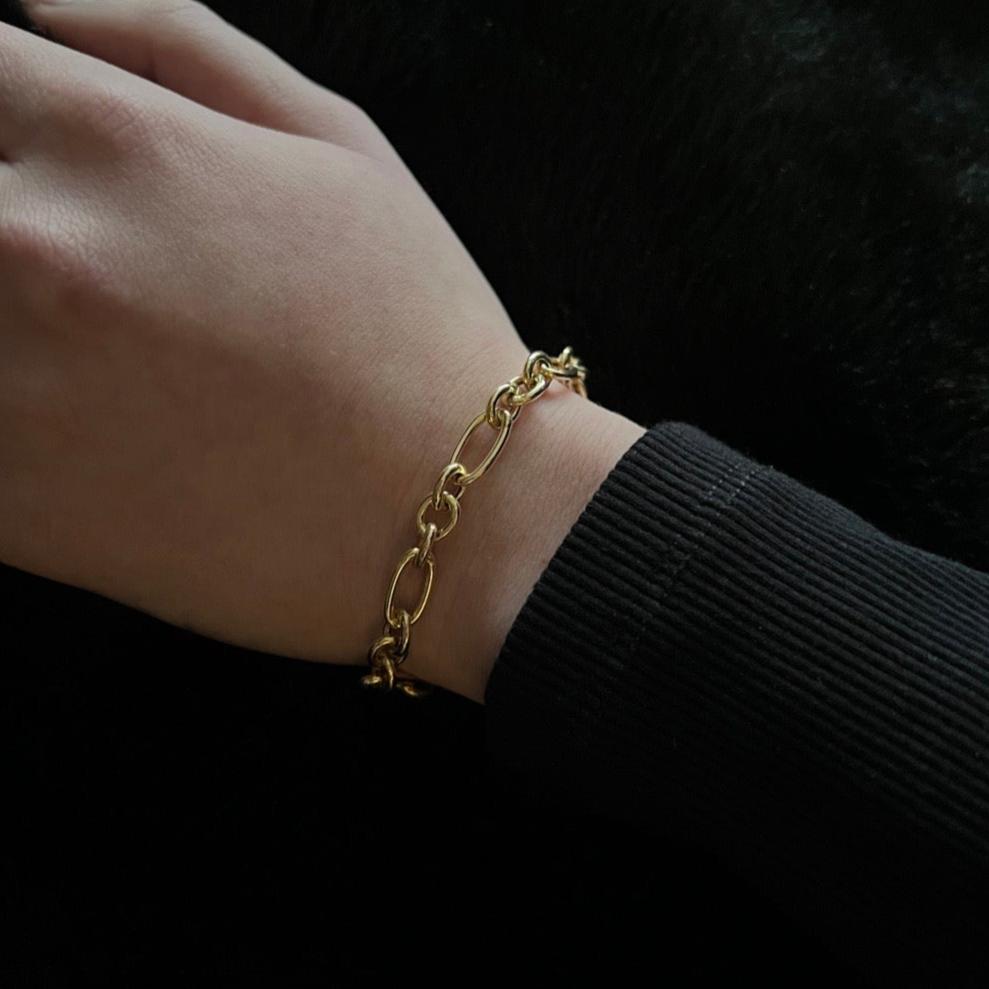 gold bracelet