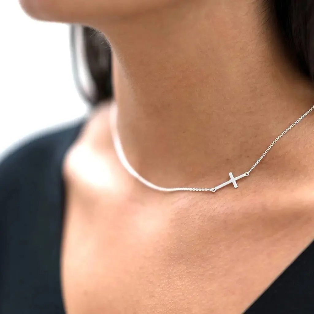 side cross necklace in silver 2